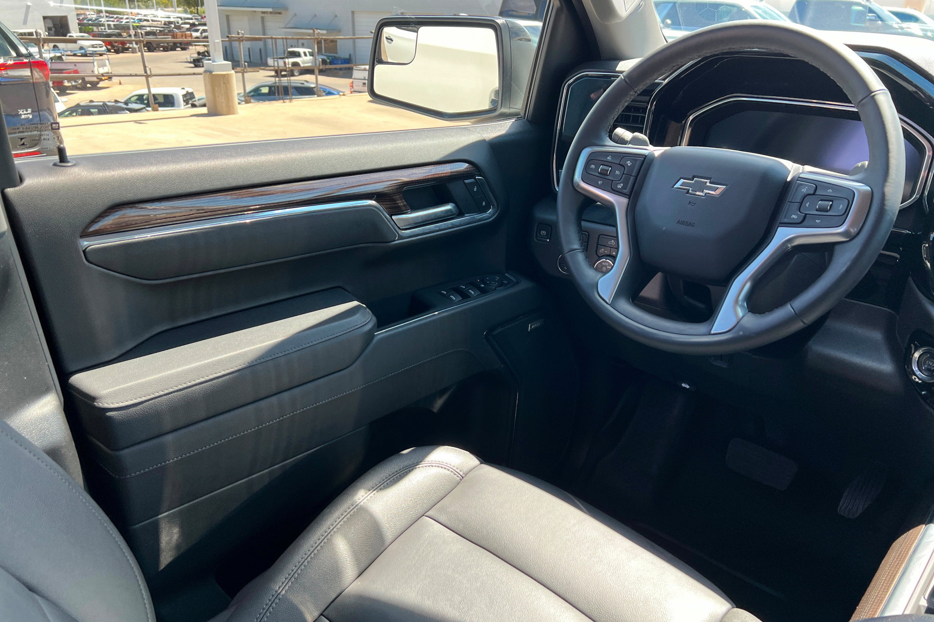 Used 2026 Chevrolet Silverado 1500 LT Trail Boss w/ Convenience Package II image 12