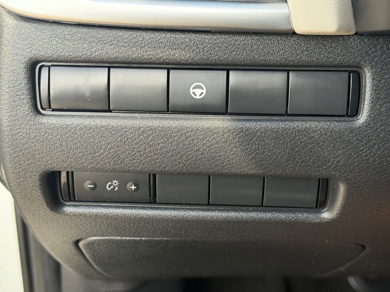 Certified 2023 Nissan Rogue SV FWD image 20