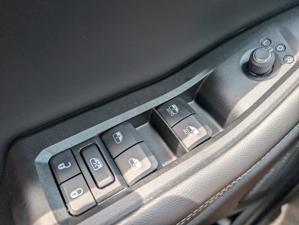 Used 2024 Jeep Grand Cherokee Limited image 36