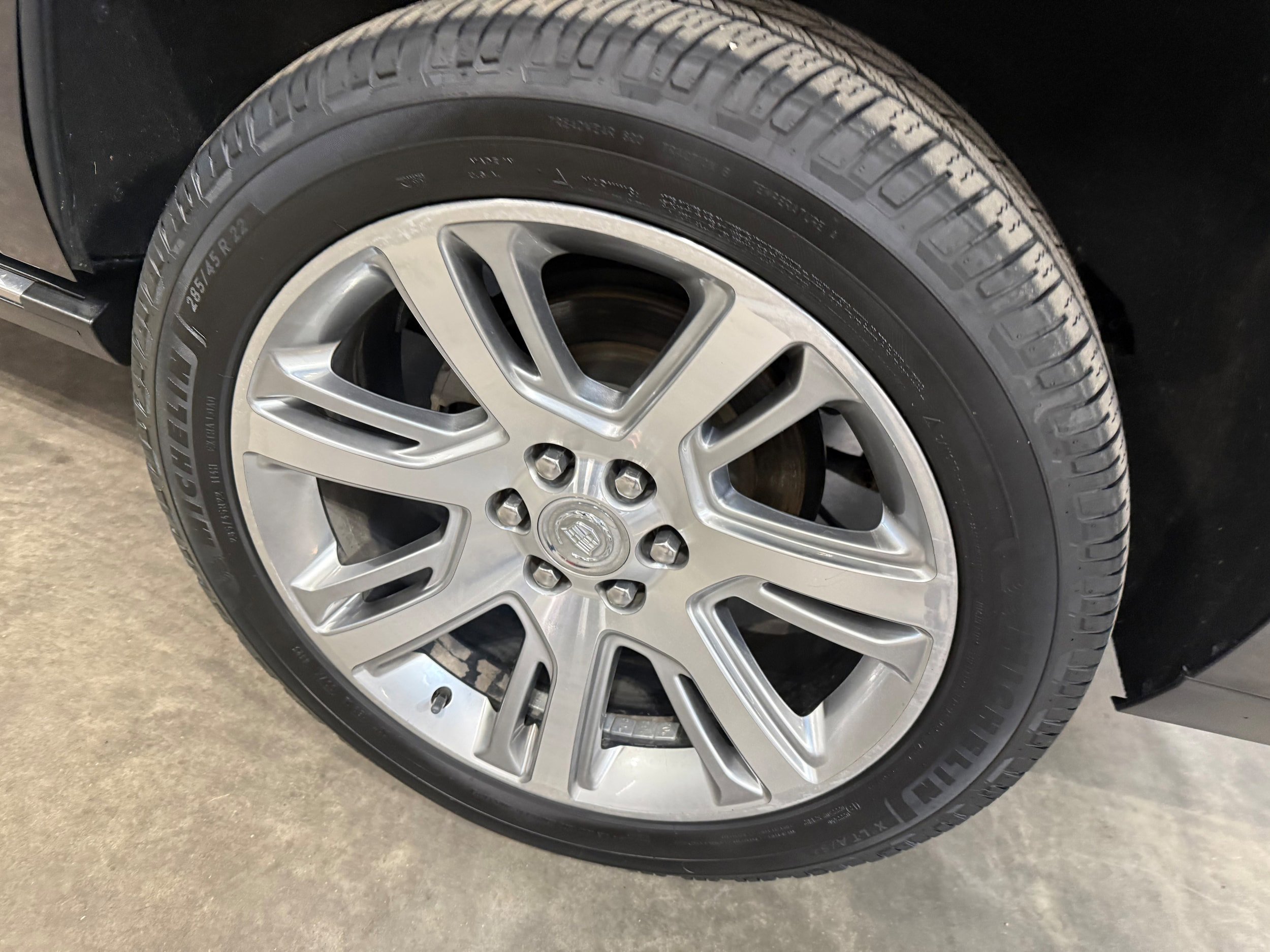 Used 2015 Cadillac Escalade Premium AWD/4WD image 24