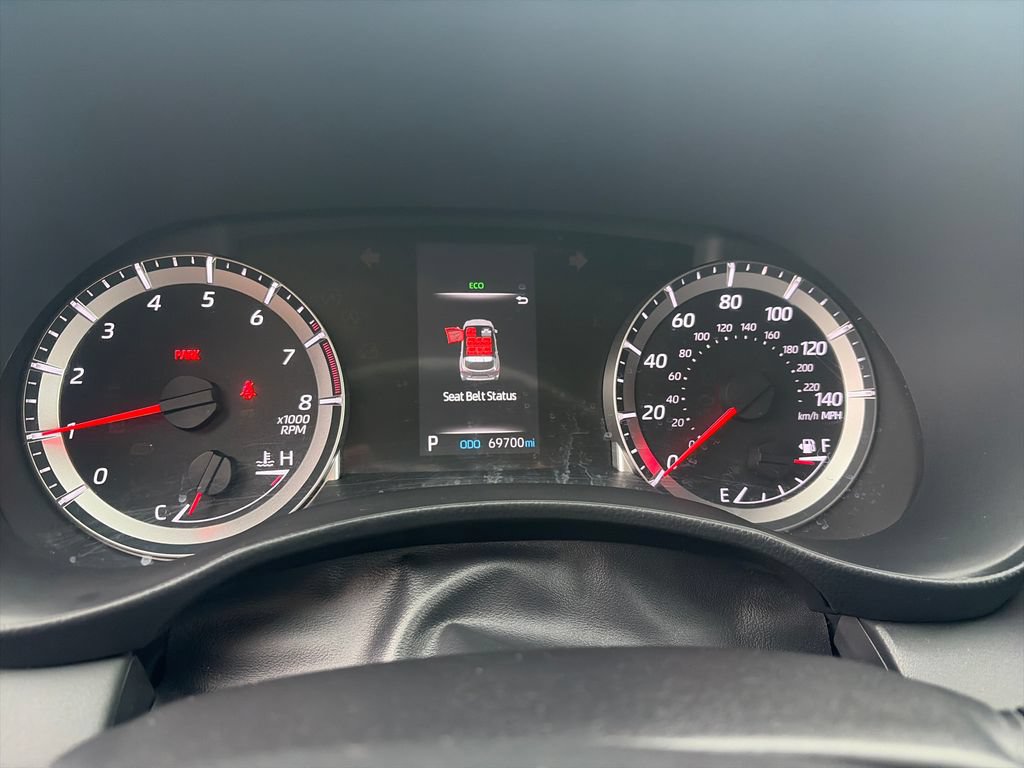 Used 2021 Toyota Highlander L FWD image 35
