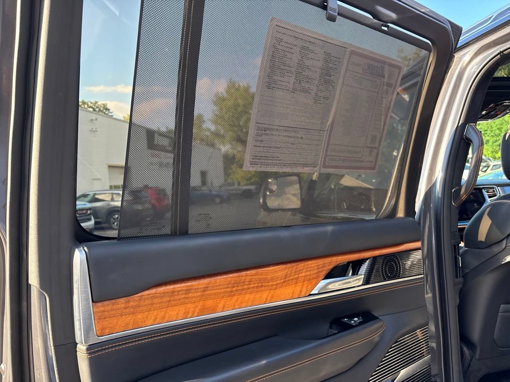 Used 2022 Jeep Grand Wagoneer Series III w/ Rear Seat Video Group 1 AWD/4WD image 30
