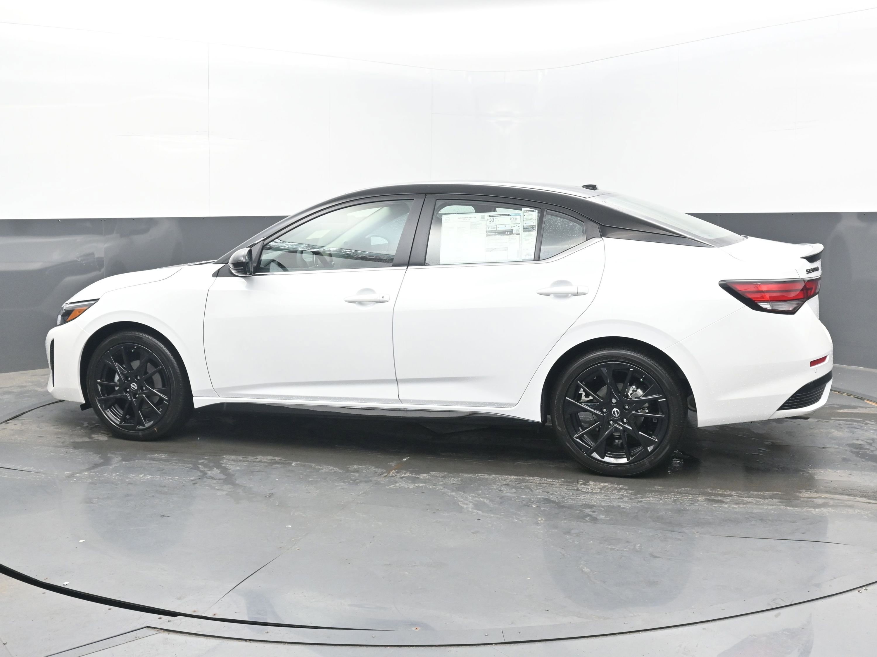 New 2025 Nissan Sentra SR w/ Midnight Edition image 5