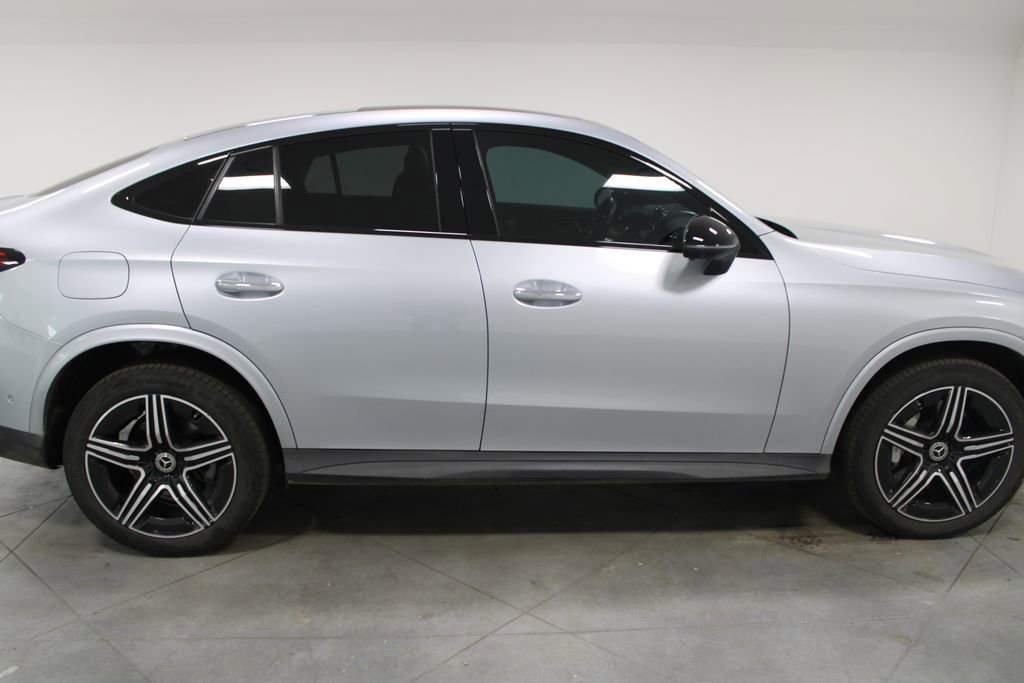 Used 2024 Mercedes-Benz GLC 300 4MATIC image 11