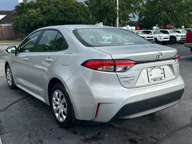 Used 2026 Toyota Corolla LE FWD image 5