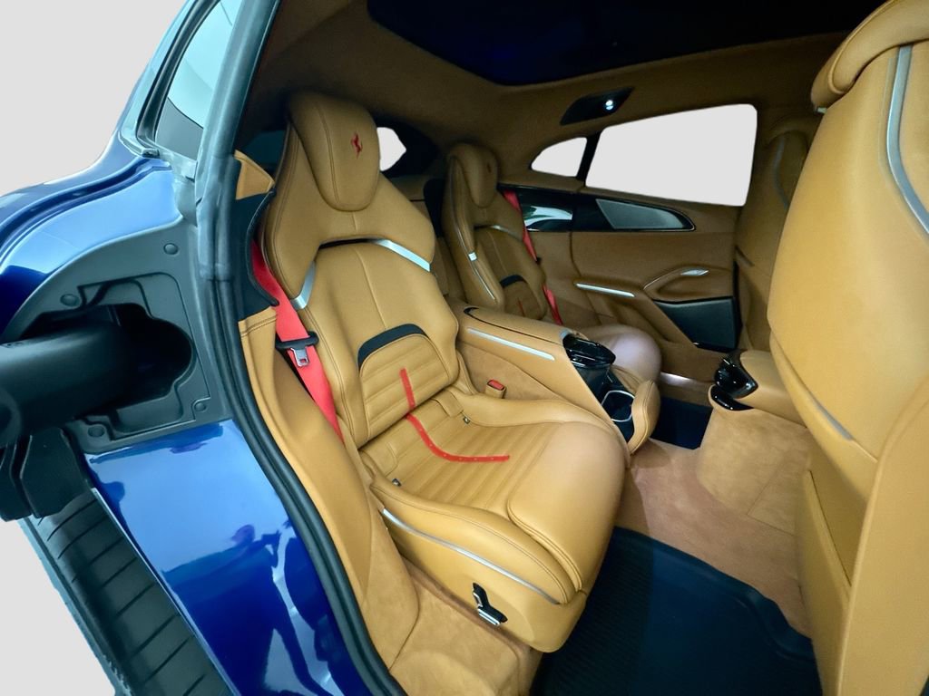 Used 2024 Ferrari Purosangue AWD/4WD image 31