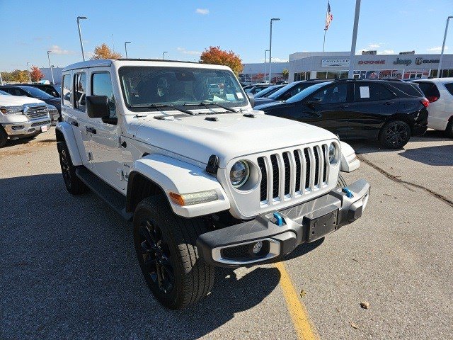 Used 2023 Jeep Wrangler Sahara w/ Cold Weather Group image 8