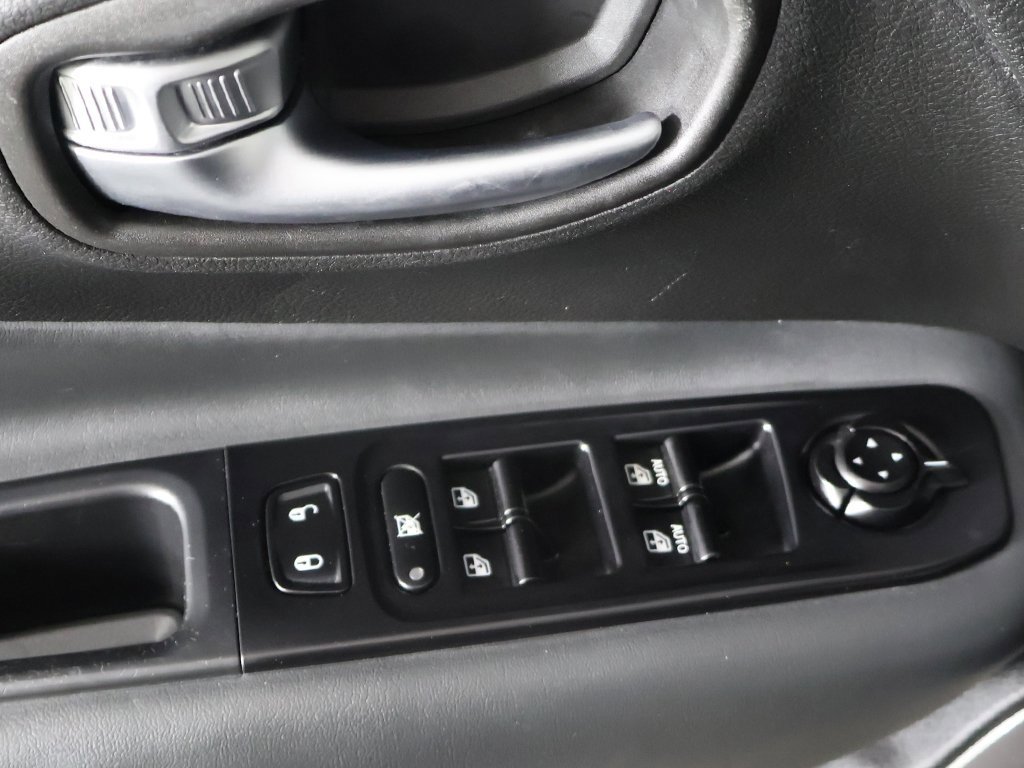 Used 2022 Jeep Renegade Limited image 32