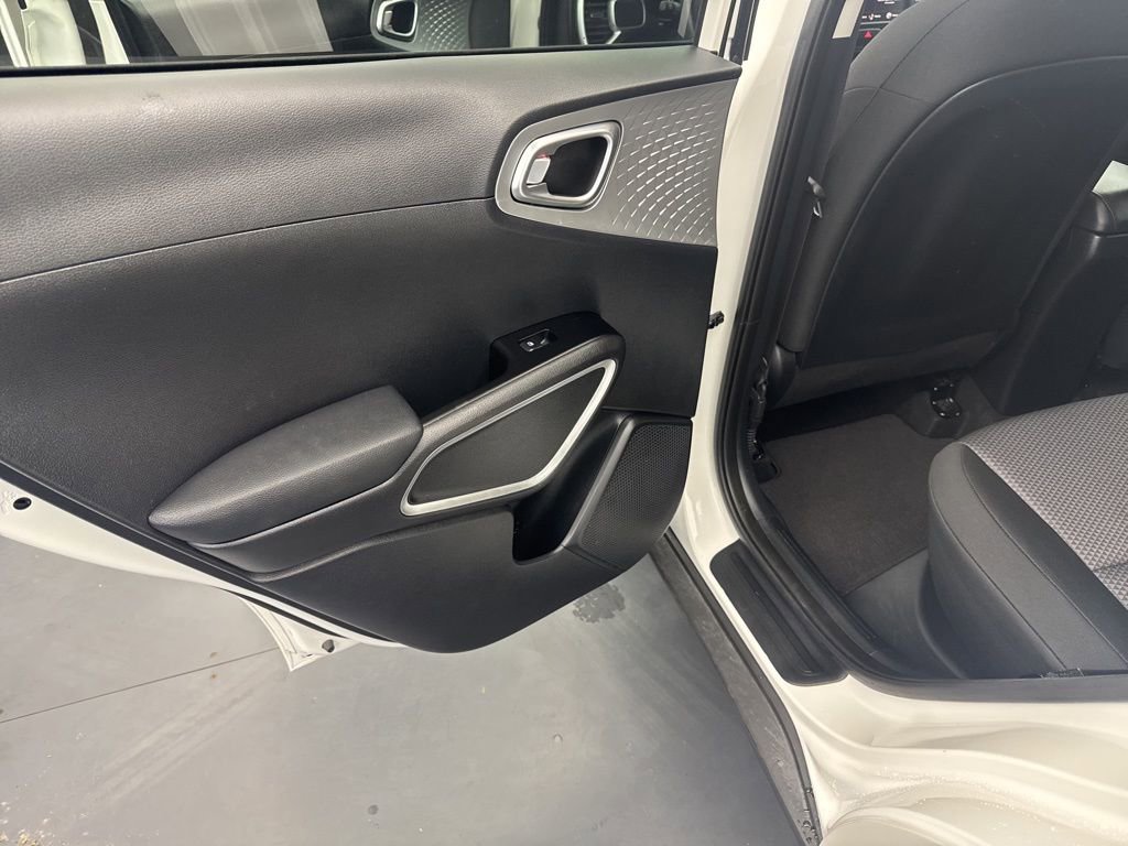 Used 2024 Kia Soul LX w/ Option Group 015 FWD image 36