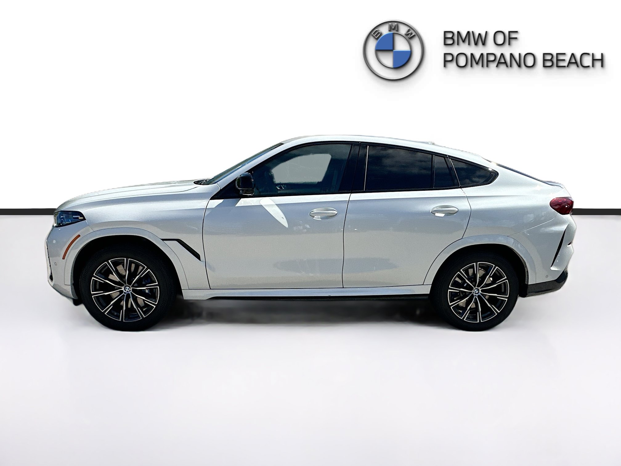 Used 2026 BMW X6 M60i AWD/4WD image 4