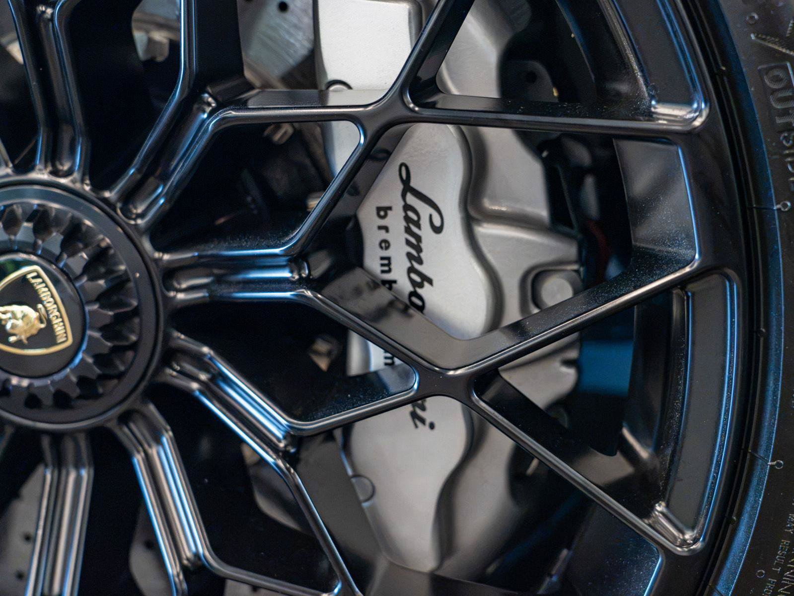Used 2024 Lamborghini Huracan STO RWD image 14