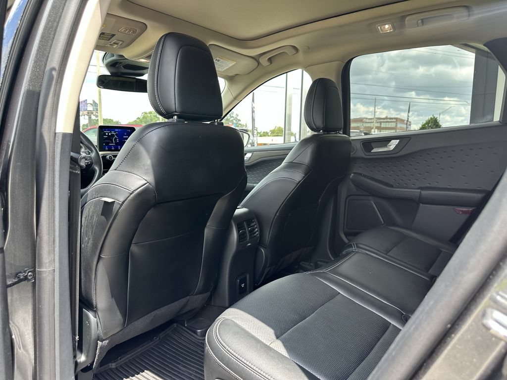 Used 2020 Ford Escape Titanium AWD/4WD image 19
