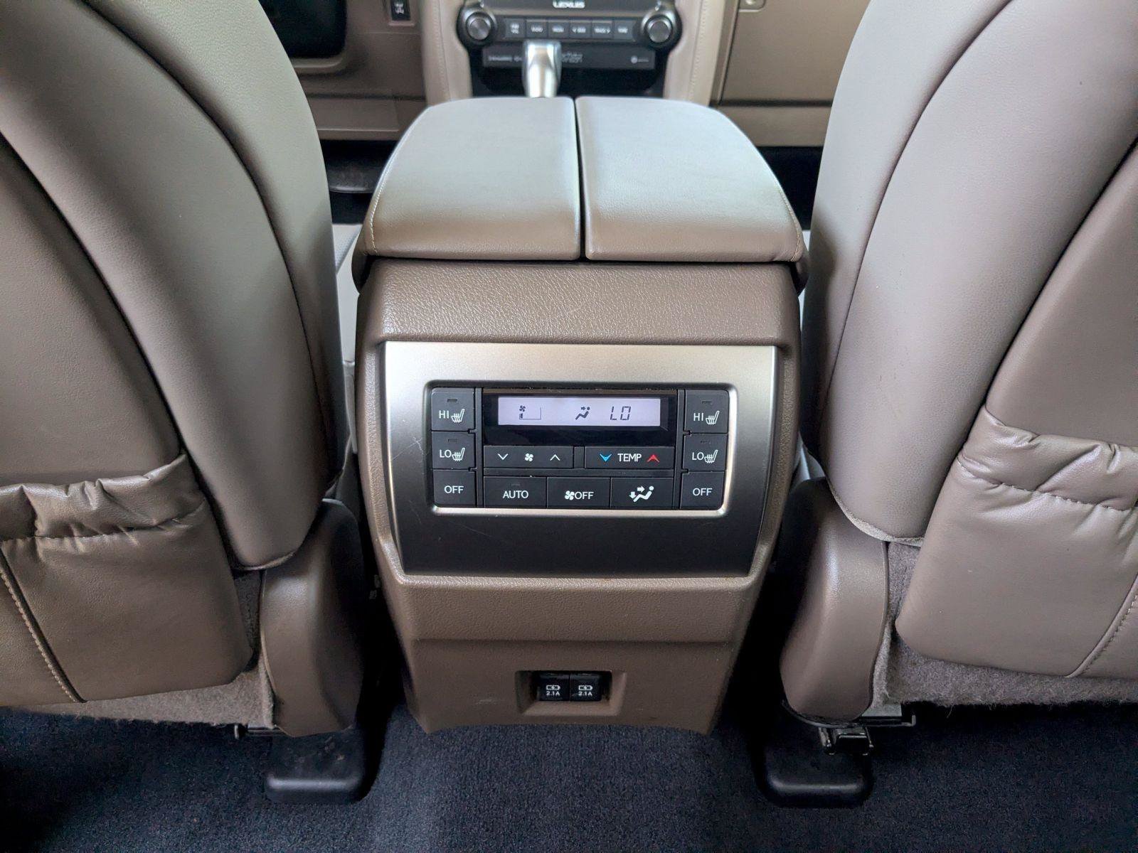 Used 2023 Lexus GX 460 Premium w/ Accessory Package AWD/4WD image 25