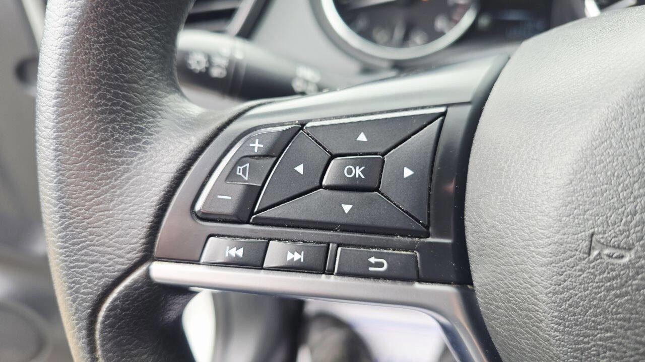 Used 2017 Nissan Rogue S image 22