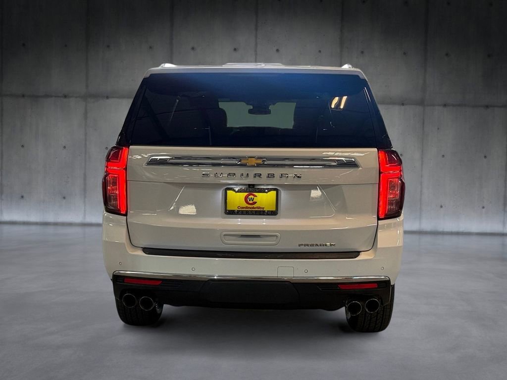 Used 2024 Chevrolet Suburban Premier RWD image 4