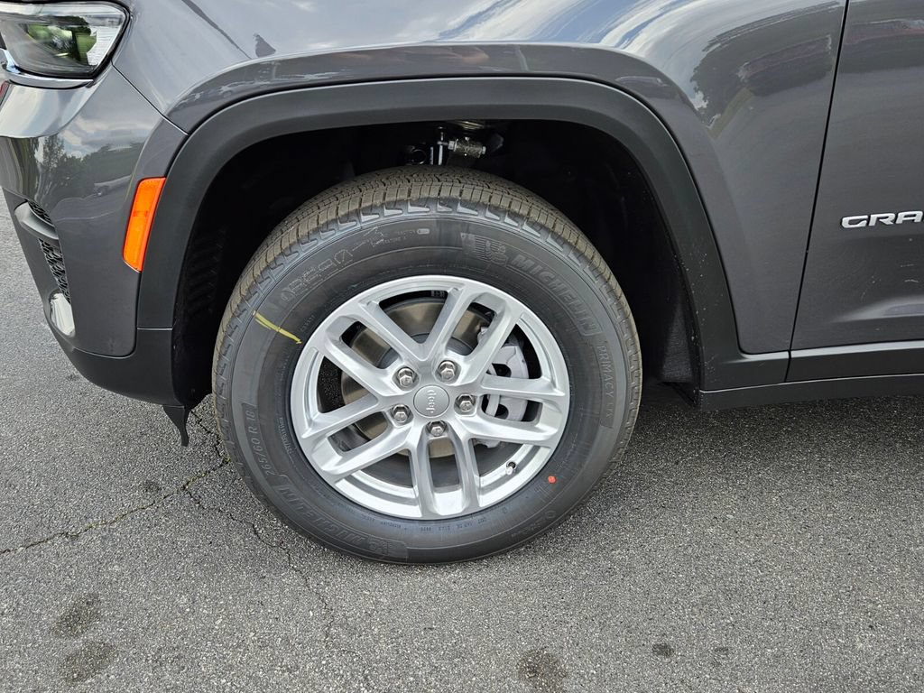 New 2025 Jeep Grand Cherokee Laredo X w/ Luxury Tech Group I RWD image 9
