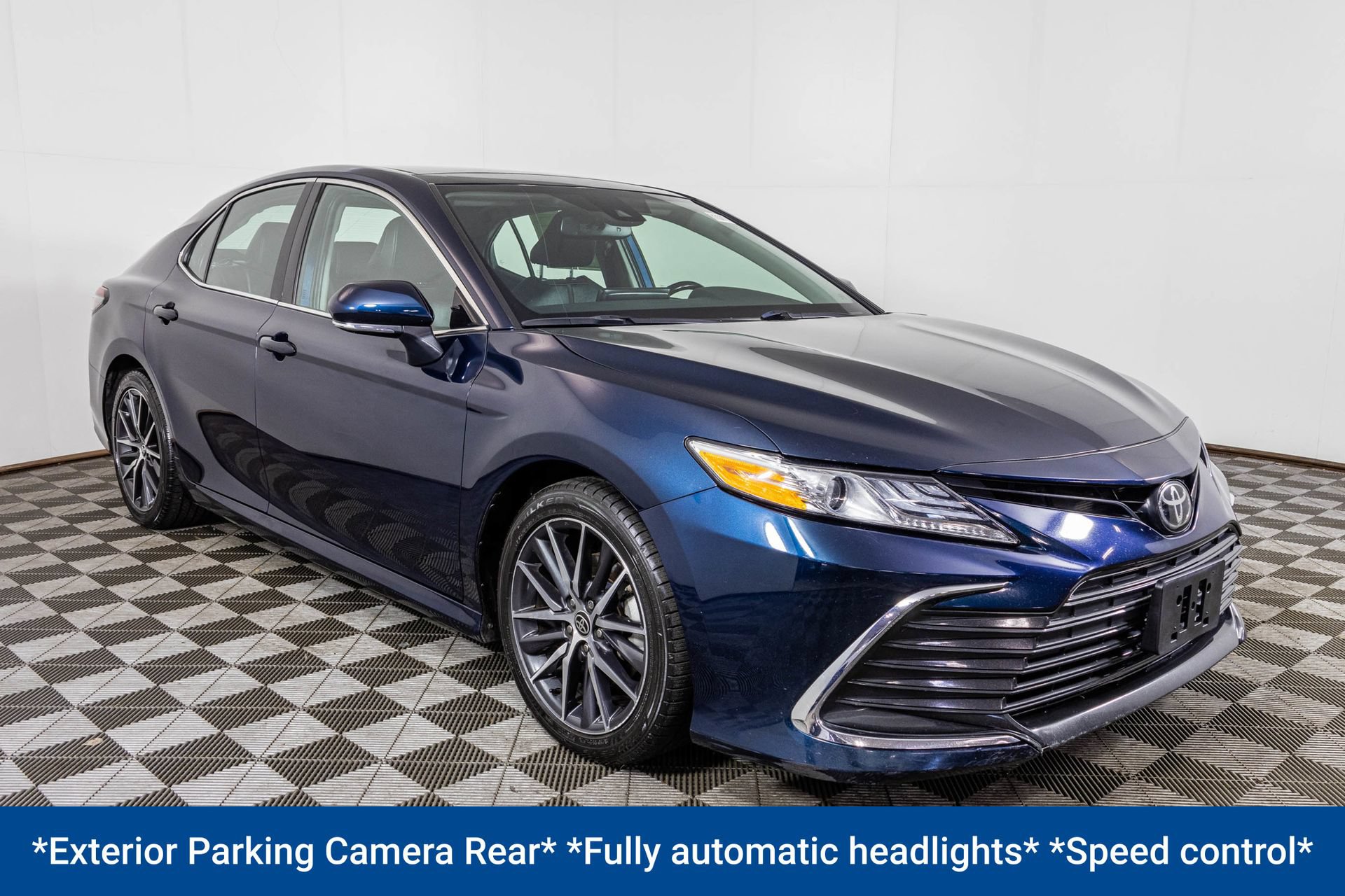 Used 2021 Toyota Camry XLE FWD image 12