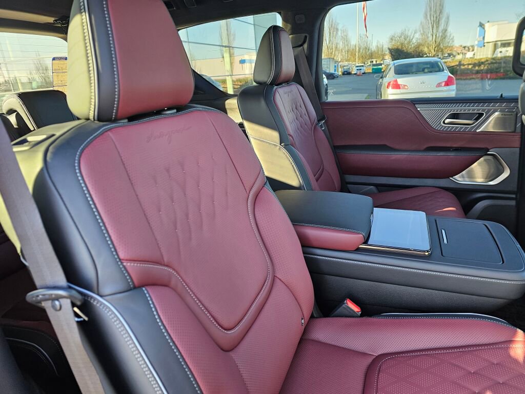 New 2026 INFINITI QX80 Autograph w/ Premium Cargo Package image 16