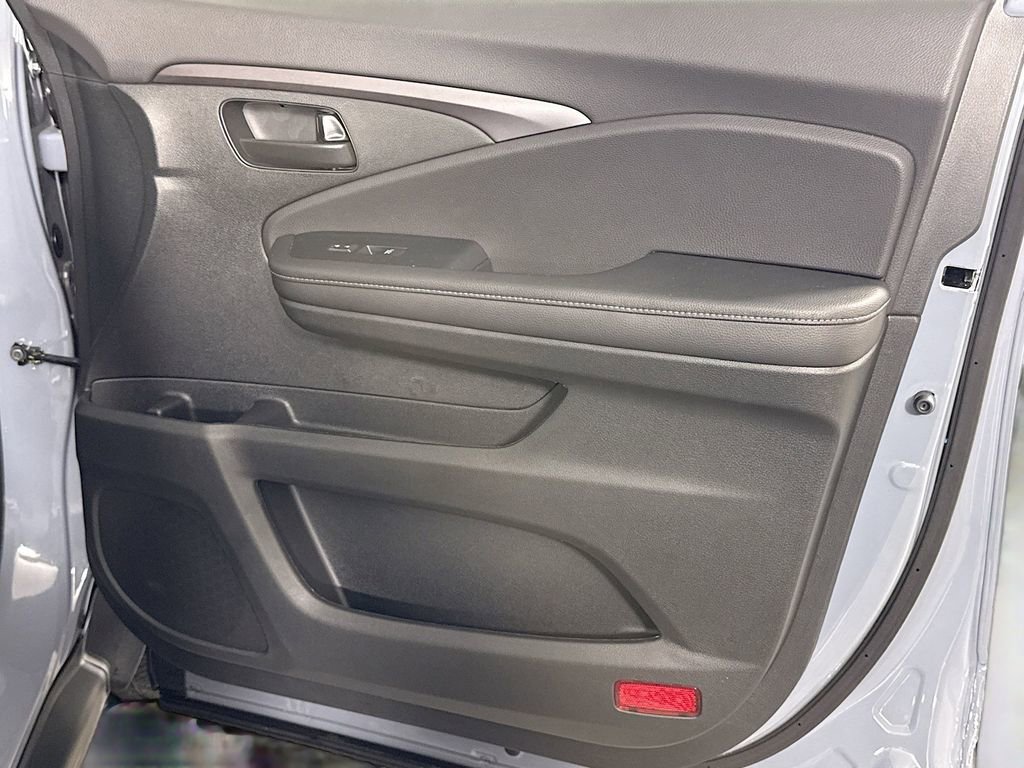 Certified 2023 Honda Passport EX-L image 31