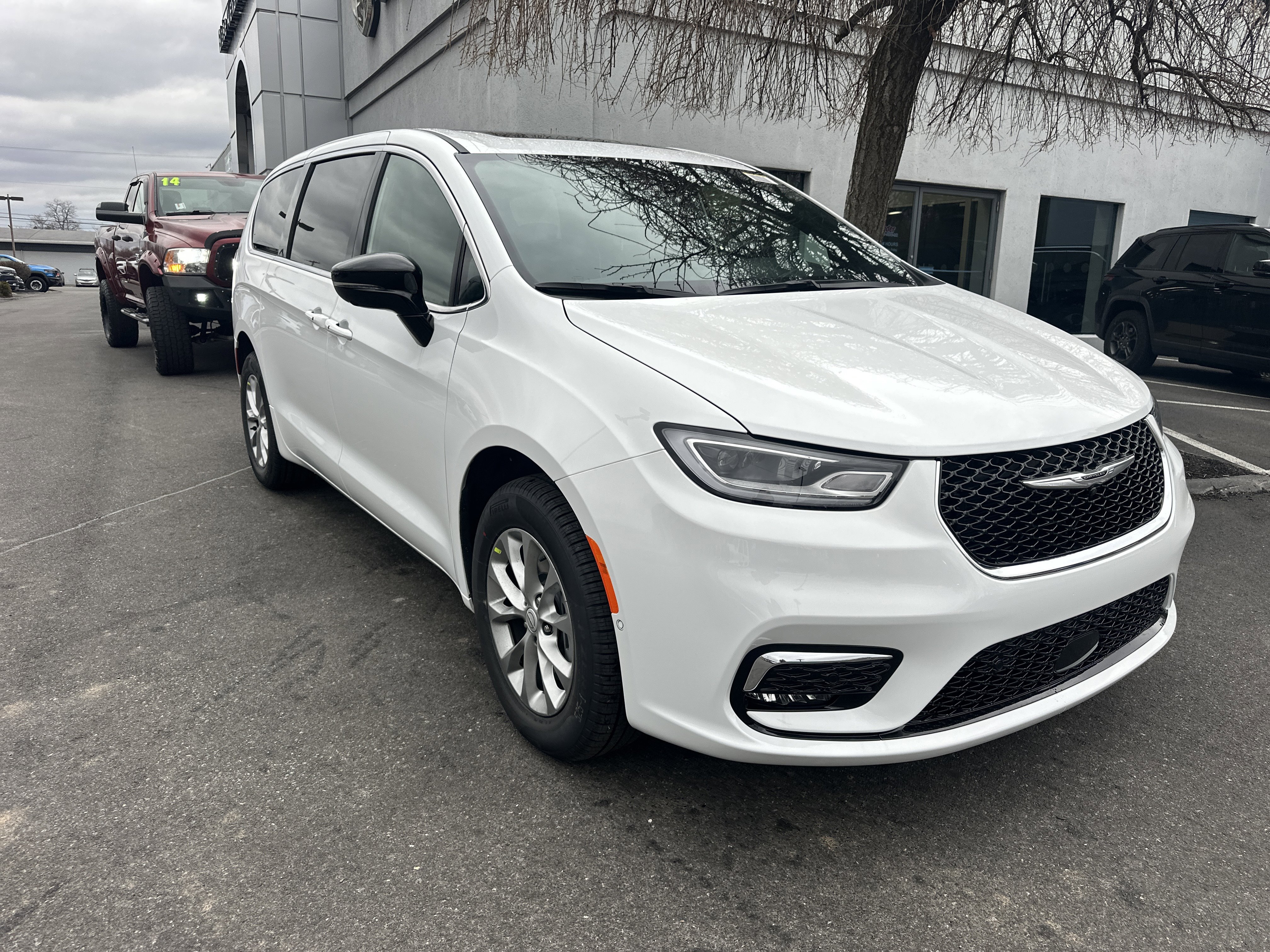 New 2026 Chrysler Pacifica Limited AWD/4WD video 1