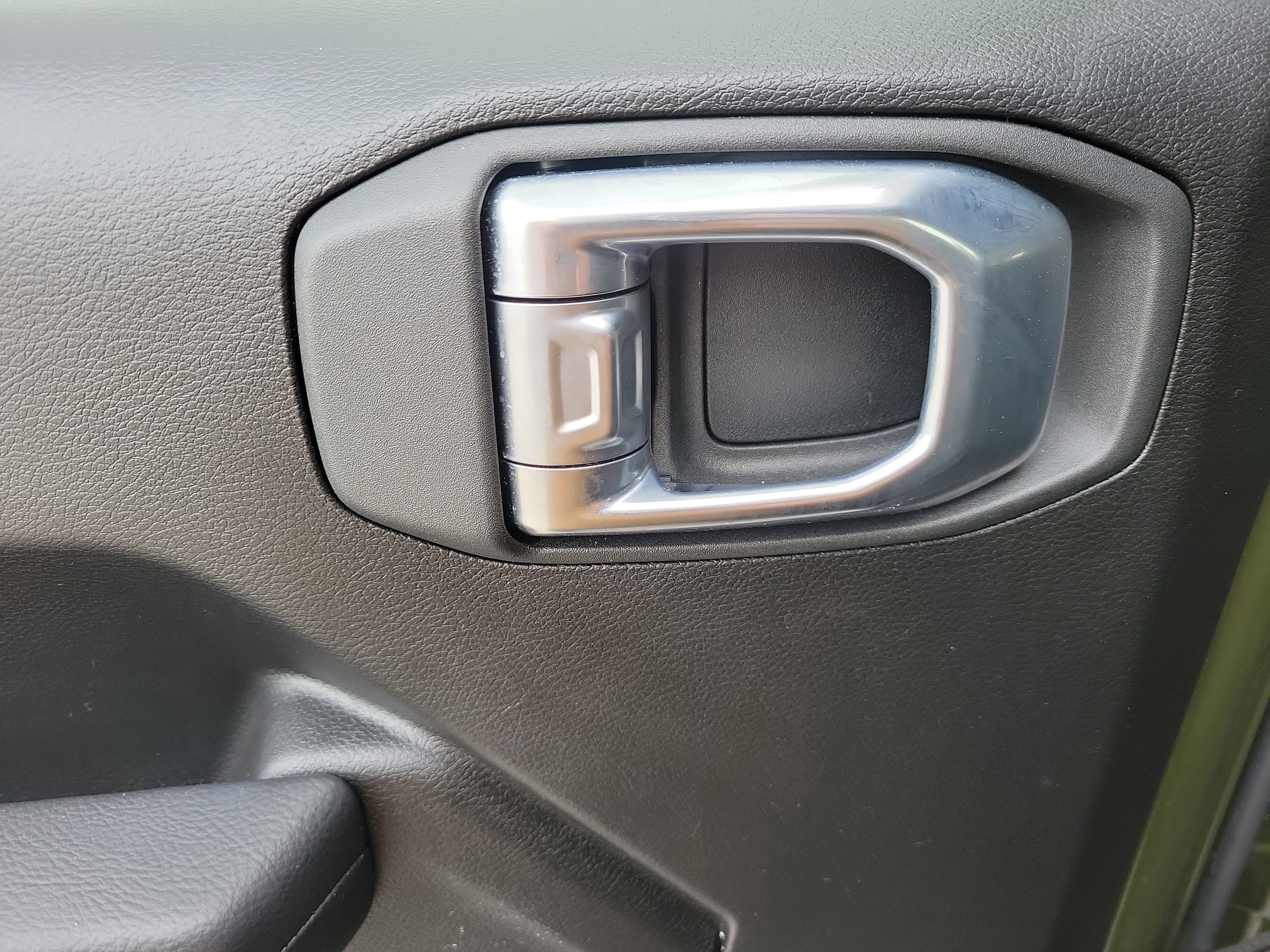 Used 2023 Jeep Gladiator Willys image 25