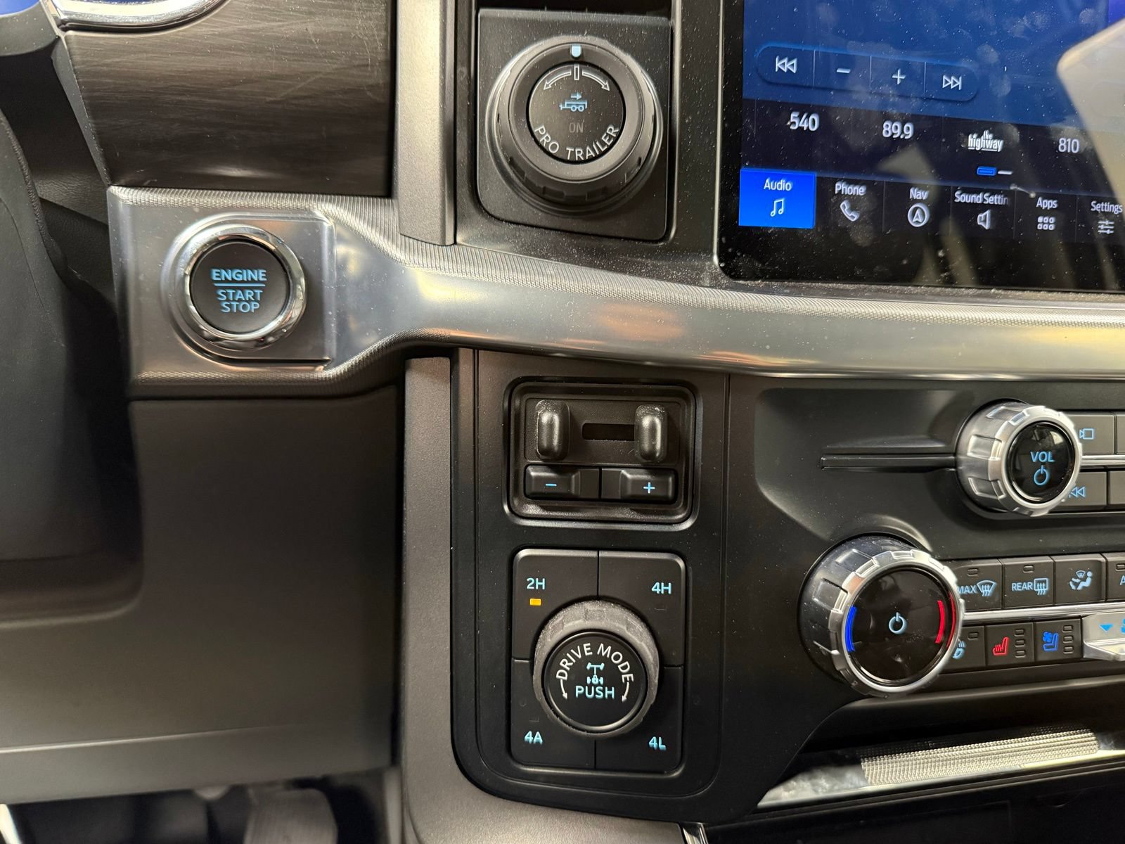 Used 2025 Ford F150 Lariat w/ Equipment Group 501A Mid AWD/4WD image 22