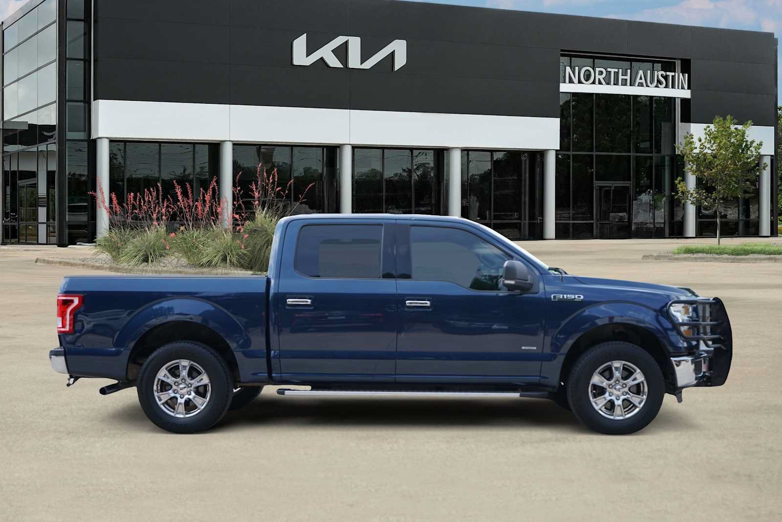 Used 2015 Ford F150 XLT w/ Equipment Group 301A Mid RWD image 6