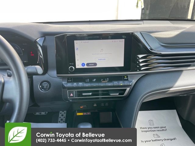 Used 2025 Toyota Camry SE image 11