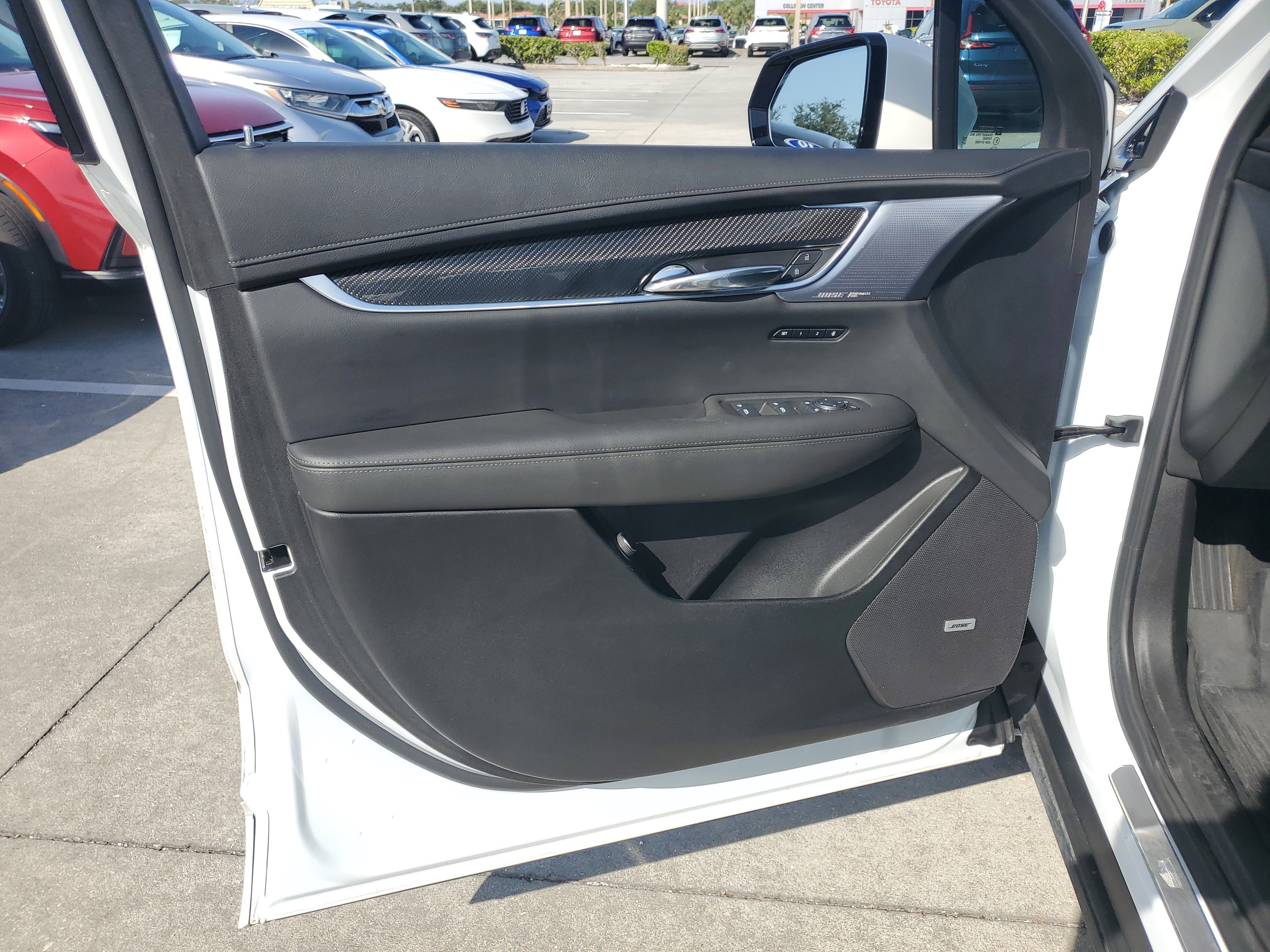 Used 2025 Cadillac XT6 Sport w/ LPO, Red Accent Package AWD/4WD image 25
