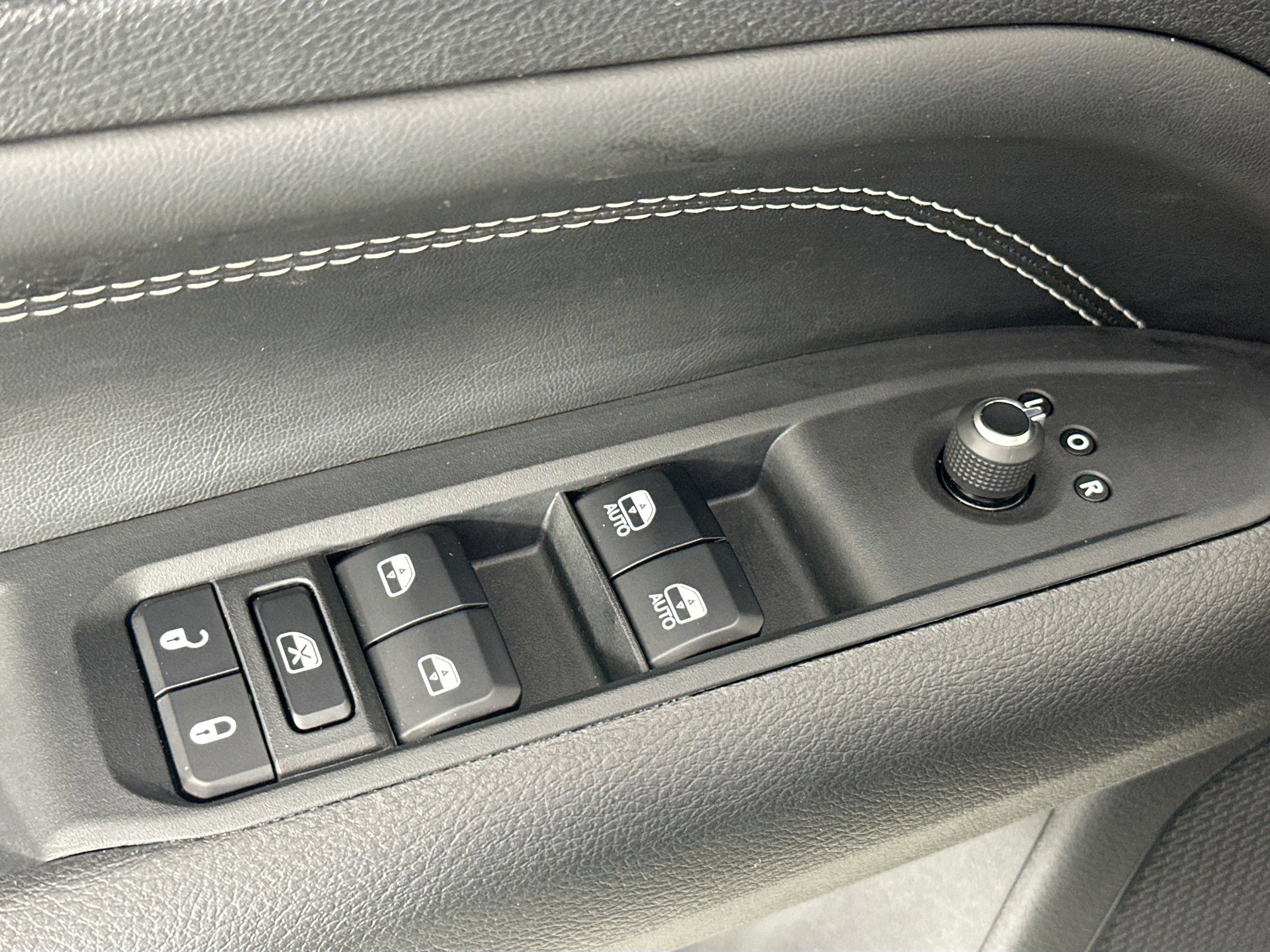 Used 2022 Jeep Compass Altitude w/ Sun and Sound Group AWD/4WD image 17