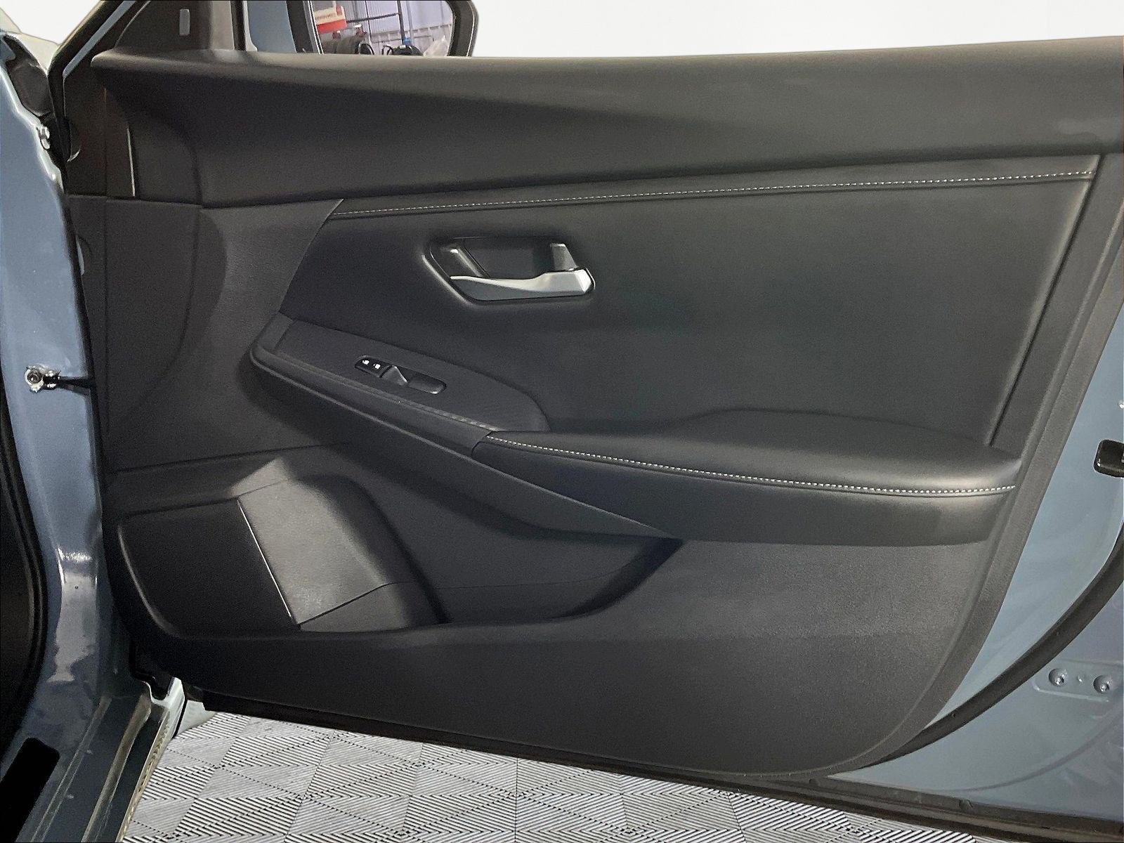 Used 2024 Nissan Sentra SV FWD image 27