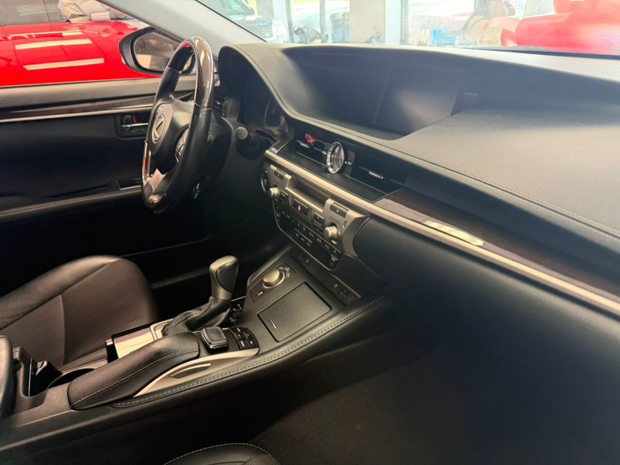 Used 2018 Lexus ES 350 w/ Navigation System Package FWD image 39