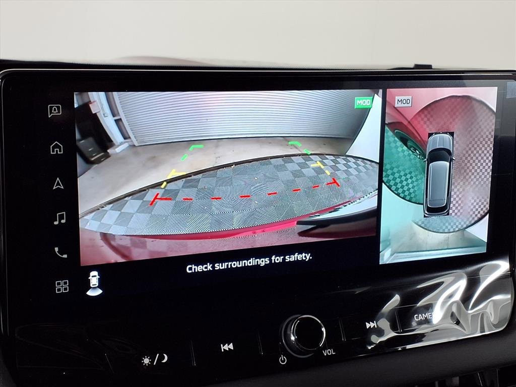 New 2025 Mitsubishi Outlander SE image 16