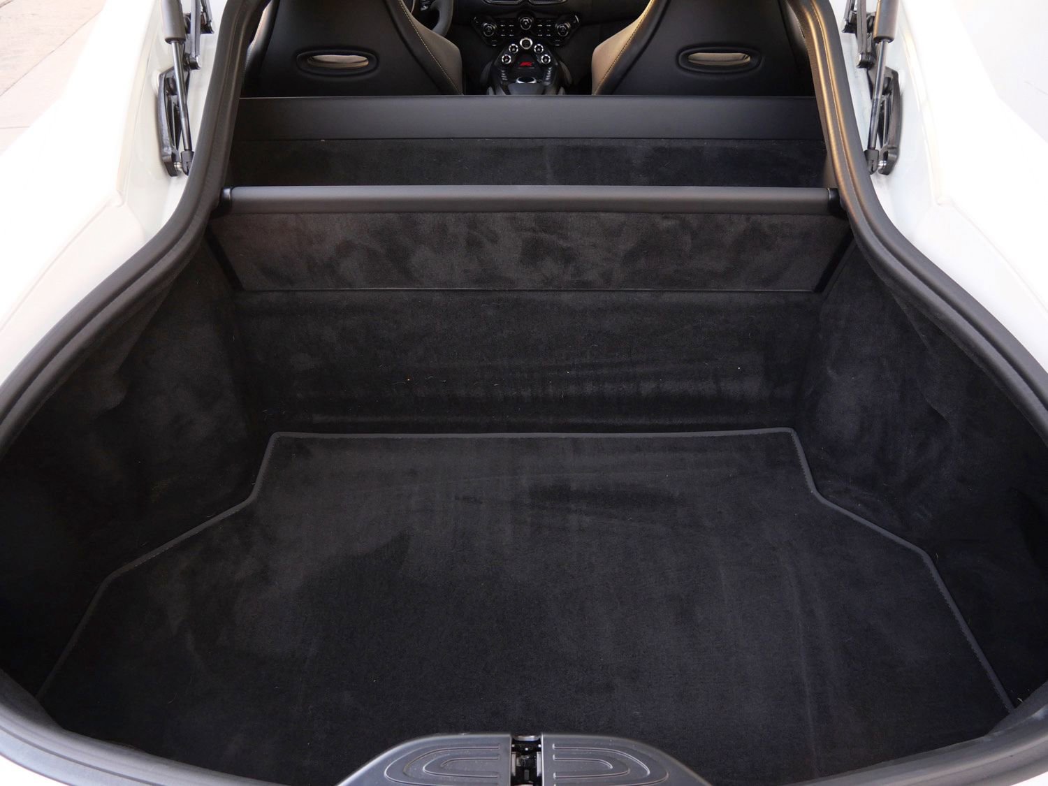 Used 2023 Aston Martin V8 Vantage Coupe image 27