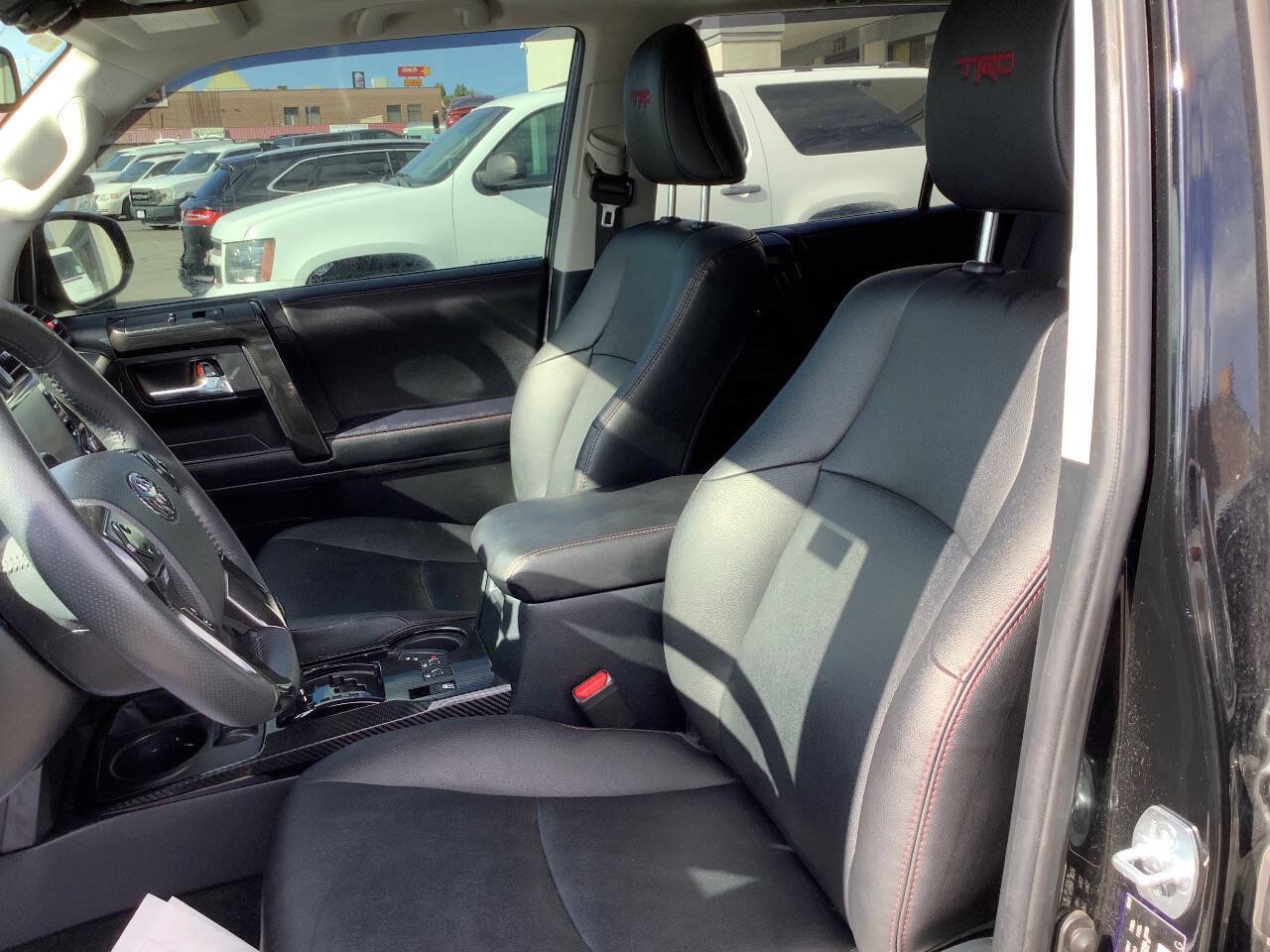 Used 2022 Toyota 4Runner TRD Off-Road Premium AWD/4WD image 40