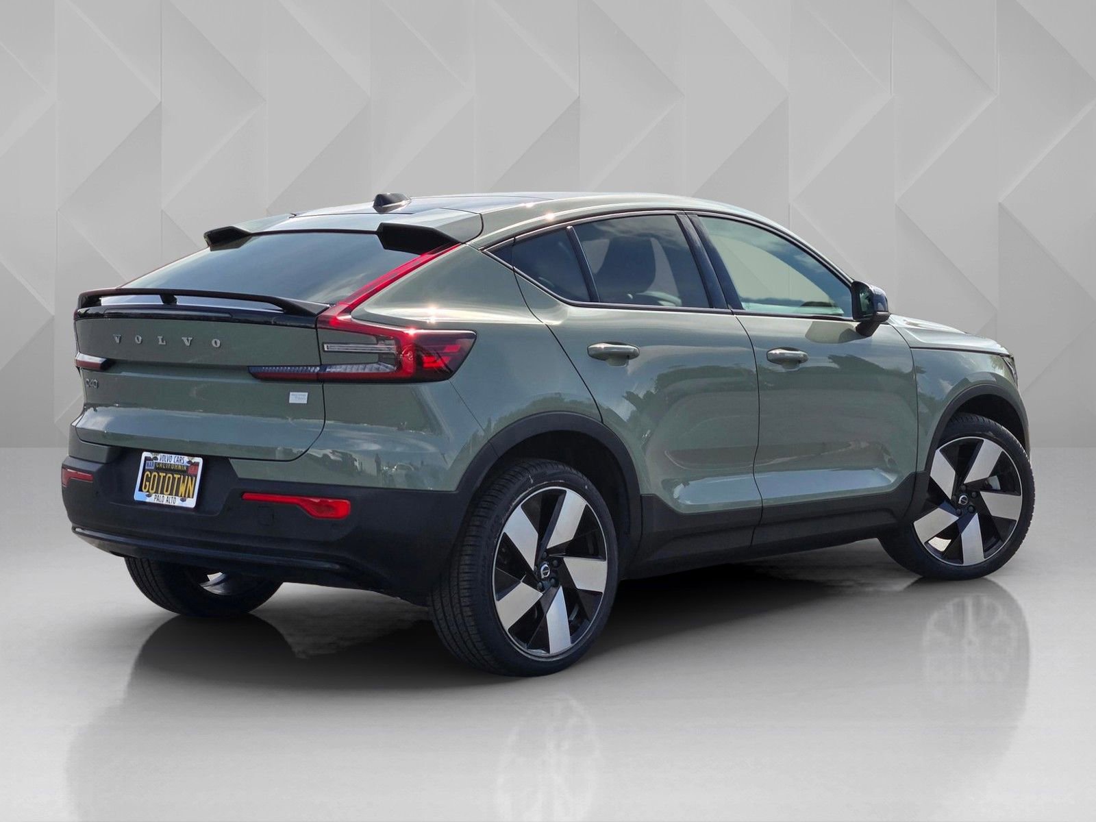 Certified 2023 Volvo C40 P8 Recharge Ultimate w/ Protection Package Premier image 6