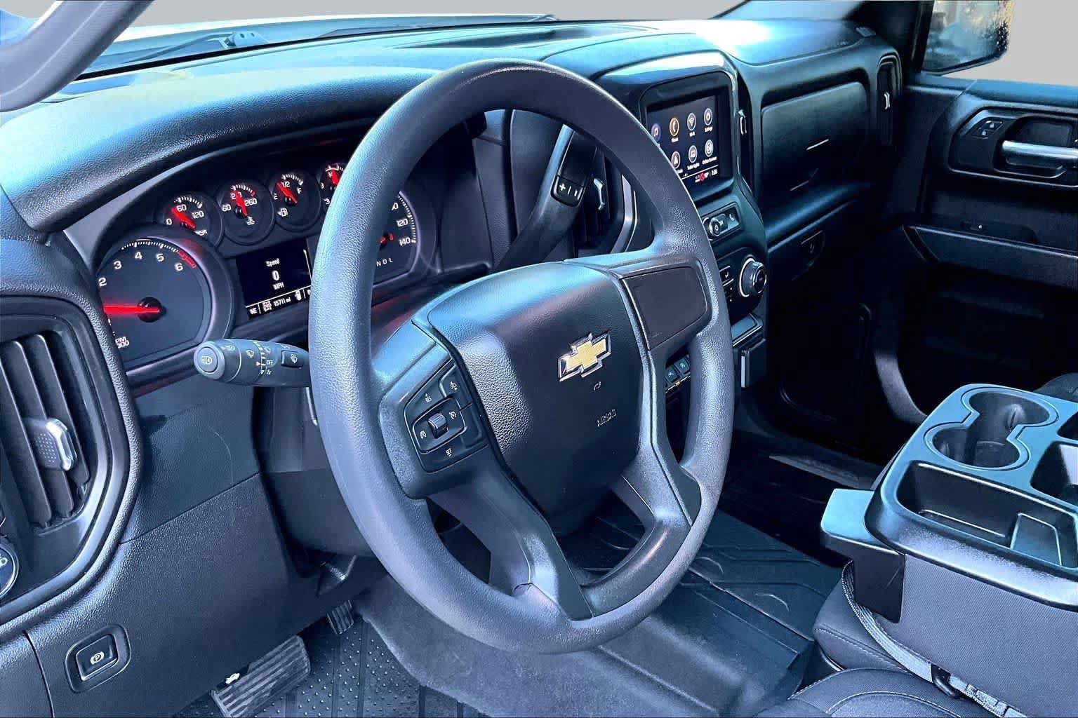 Used 2024 Chevrolet Silverado 1500 Custom w/ LPO, Dark Essentials Package AWD/4WD image 17
