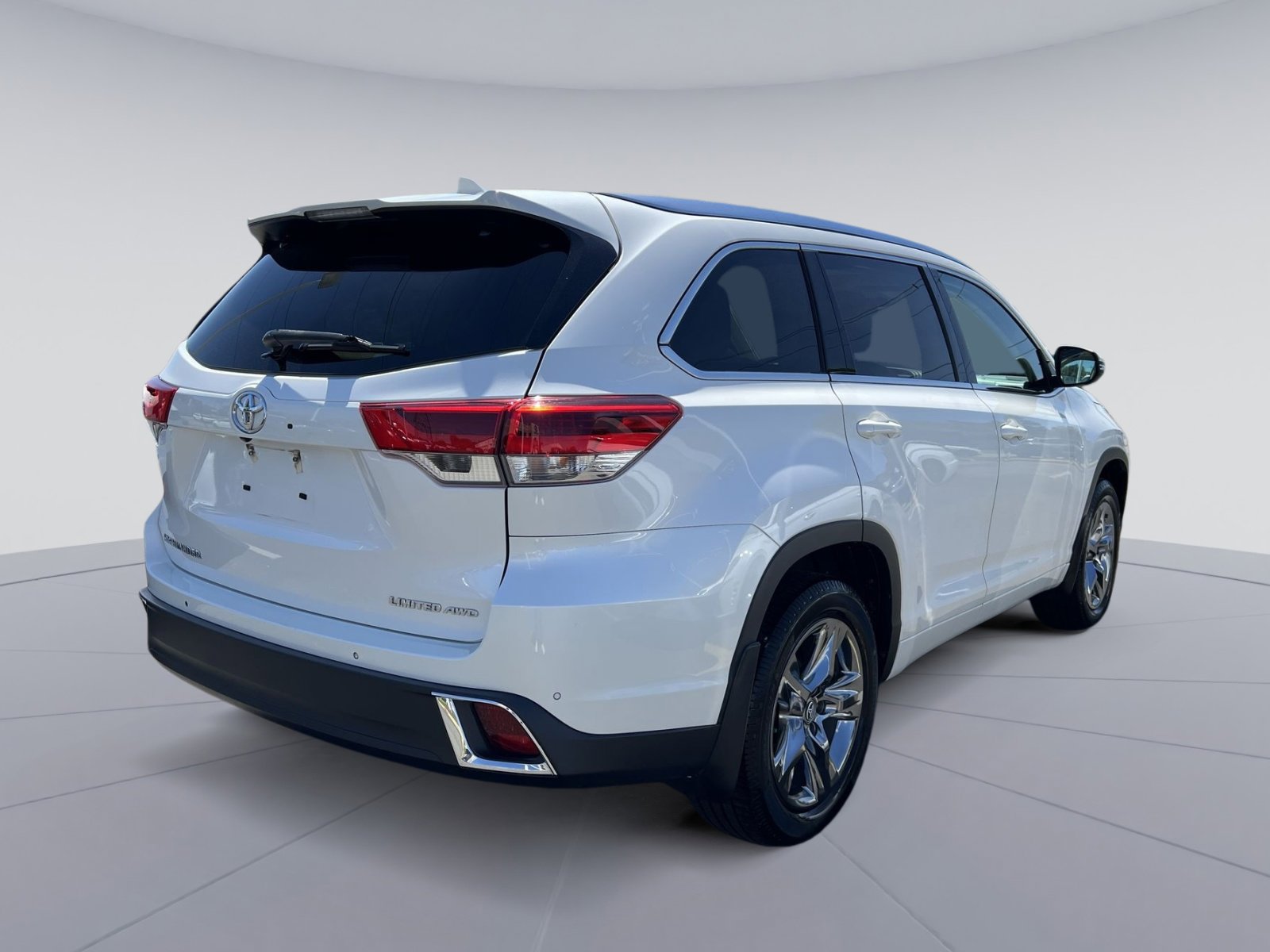 Used 2019 Toyota Highlander Limited Platinum image 9