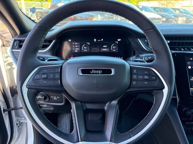 Used 2024 Jeep Grand Cherokee L Laredo AWD/4WD image 10