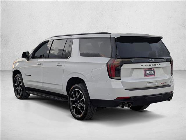 Used 2025 Chevrolet Suburban RST RWD image 8