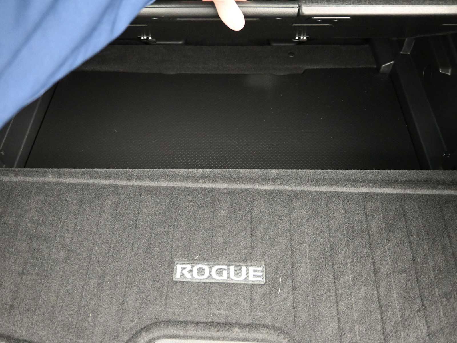 Used 2018 Nissan Rogue SL w/ Premium Package image 25