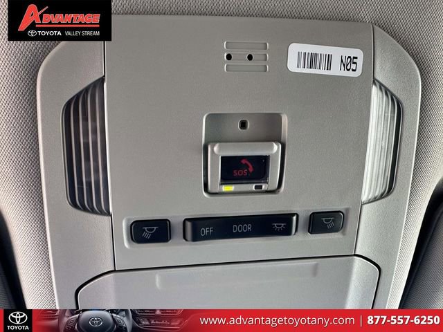 Used 2023 Toyota Highlander LE image 37