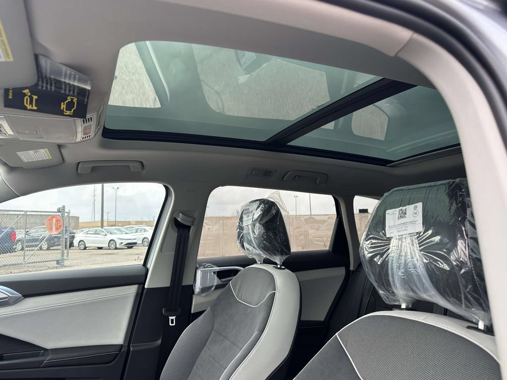 New 2026 Volkswagen Taos SE AWD/4WD image 15