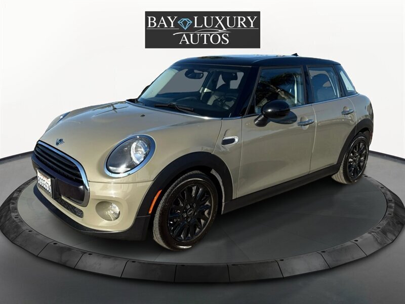 Used 2019 MINI Cooper 4-Door Hardtop w/ Signature Upholstery Package image 1