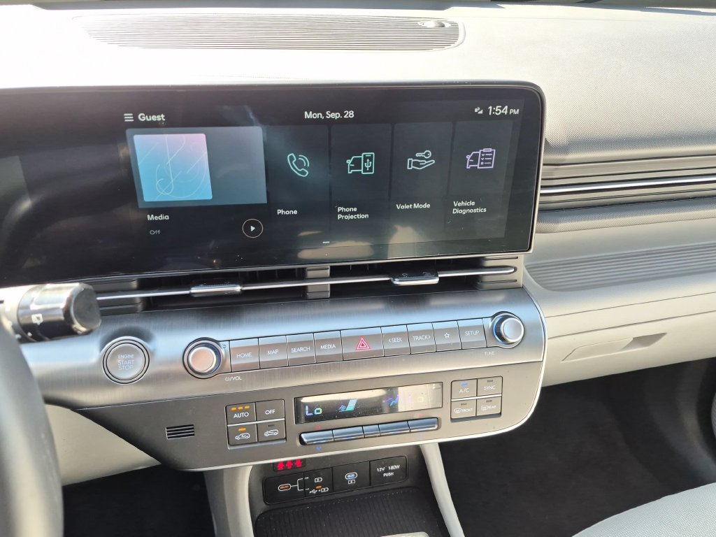 Used 2025 Hyundai Kona SEL FWD image 19