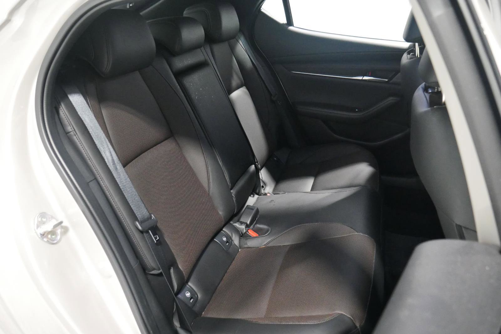 Certified 2025 MAZDA MAZDA3 Hatchback w/Premium Plus Pkg image 16