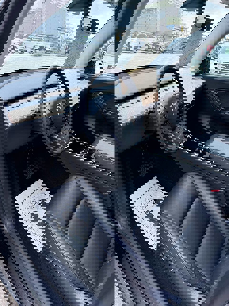 Used 2021 Tesla Model Y Long Range image 14