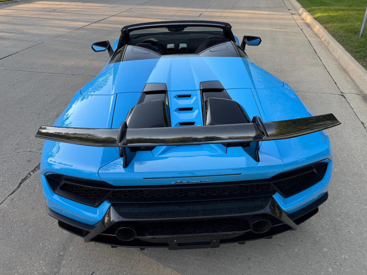 Used 2018 Lamborghini Huracan Performante AWD/4WD image 6