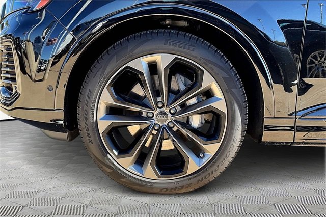 New 2025 Audi Q7 3.0T Prestige image 12