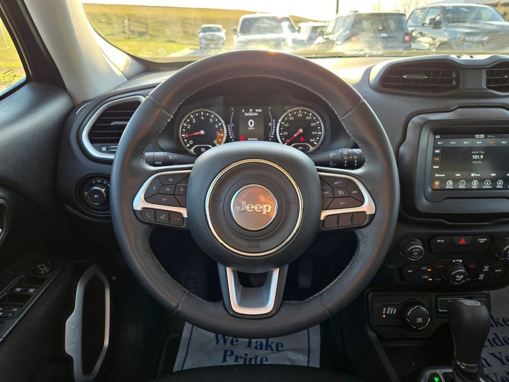 Used 2018 Jeep Renegade Latitude AWD/4WD image 19